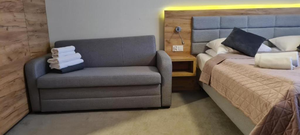 Aparthotel Apartamenty Czarna Gora 217 Сєнна Екстер'єр фото